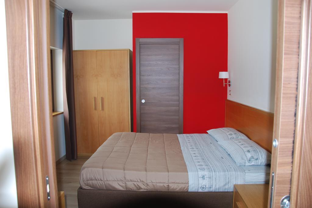 Guest House Caracas Лорика Екстериор снимка