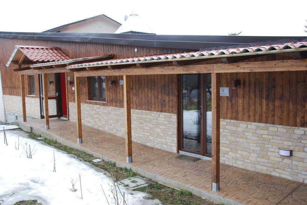 Guest House Caracas Лорика Екстериор снимка